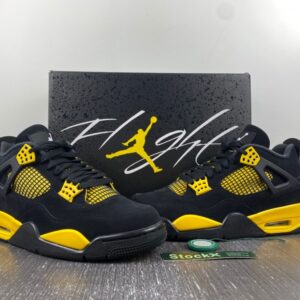 Jordan 4 Retro Thunder (2012)