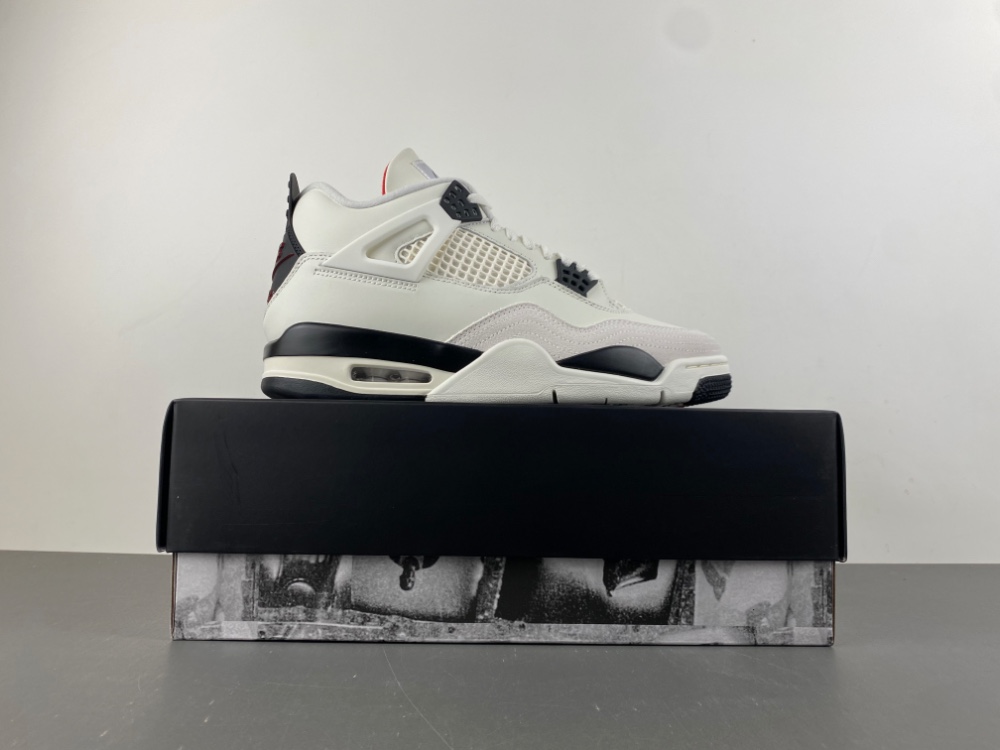 Air Jordan 4“Flight Club” - Image 4